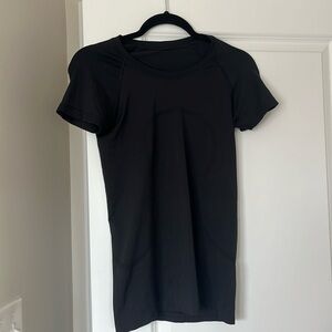 Lulu lemon black long sleeve swiftly!❤️